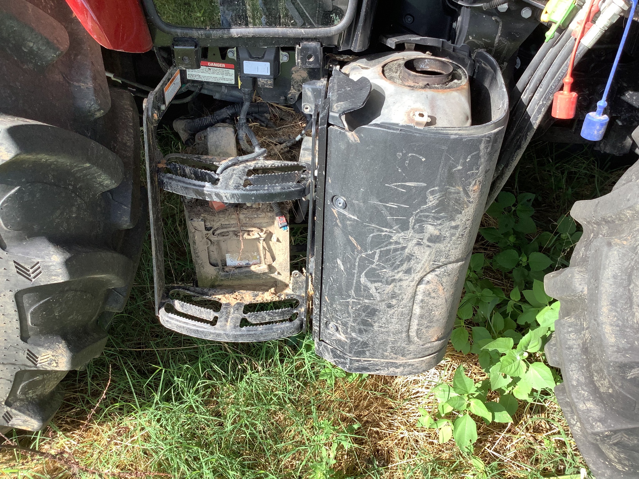 2021 Case IH Farmall 100C Image 13