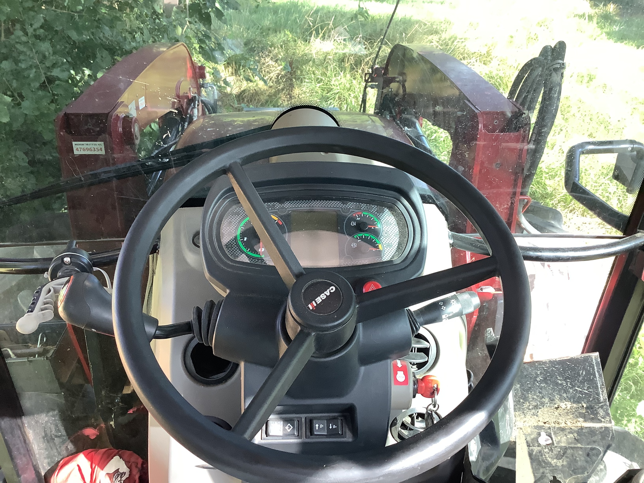 2021 Case IH Farmall 100C Image 11