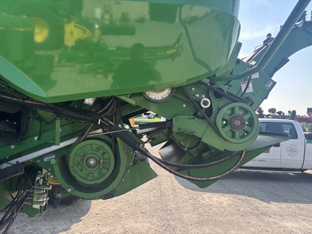 2015 John Deere S680 Image 4