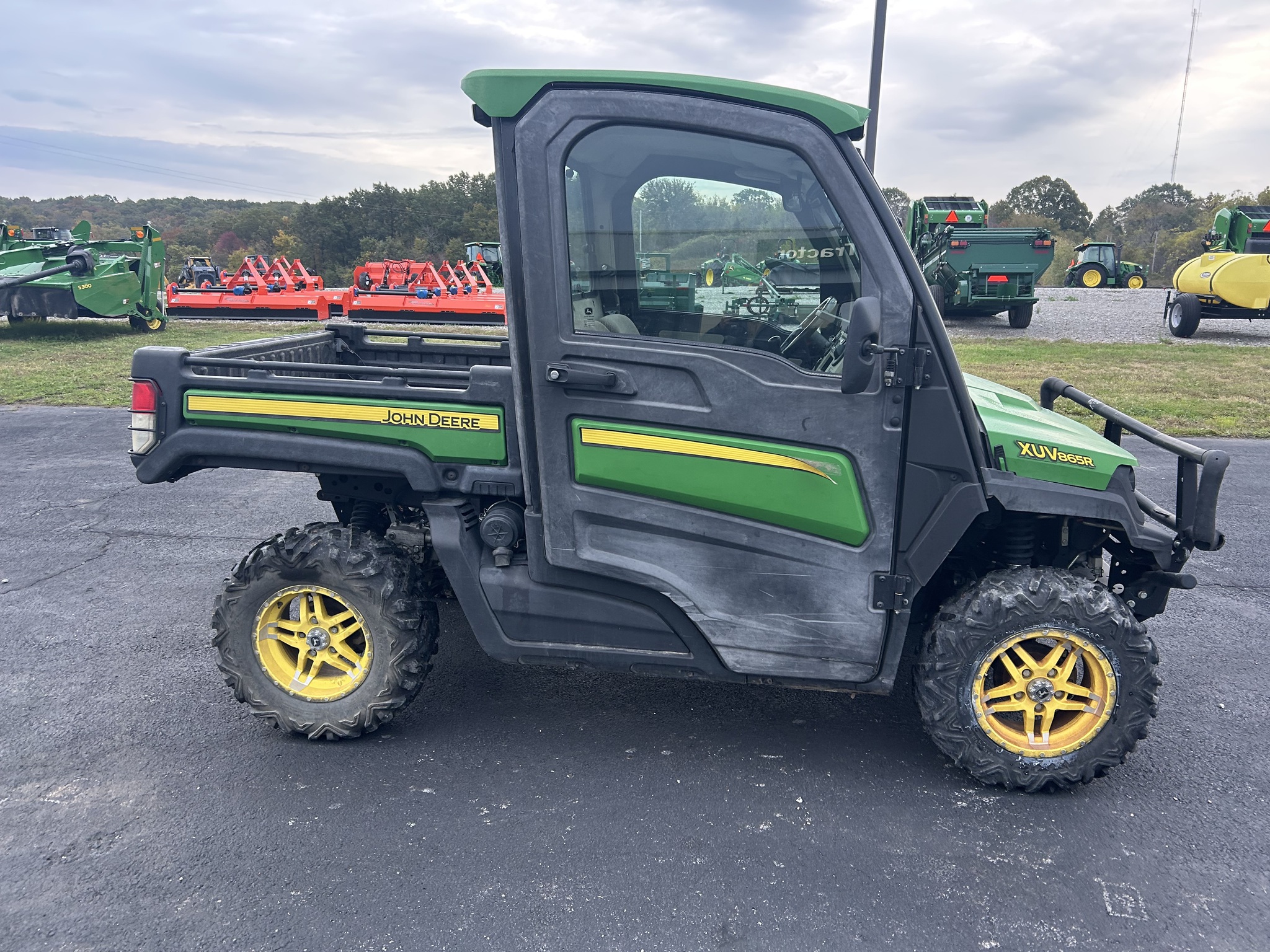  2018 John Deere XUV 865R at Heritage Tractor in Anderson, MO