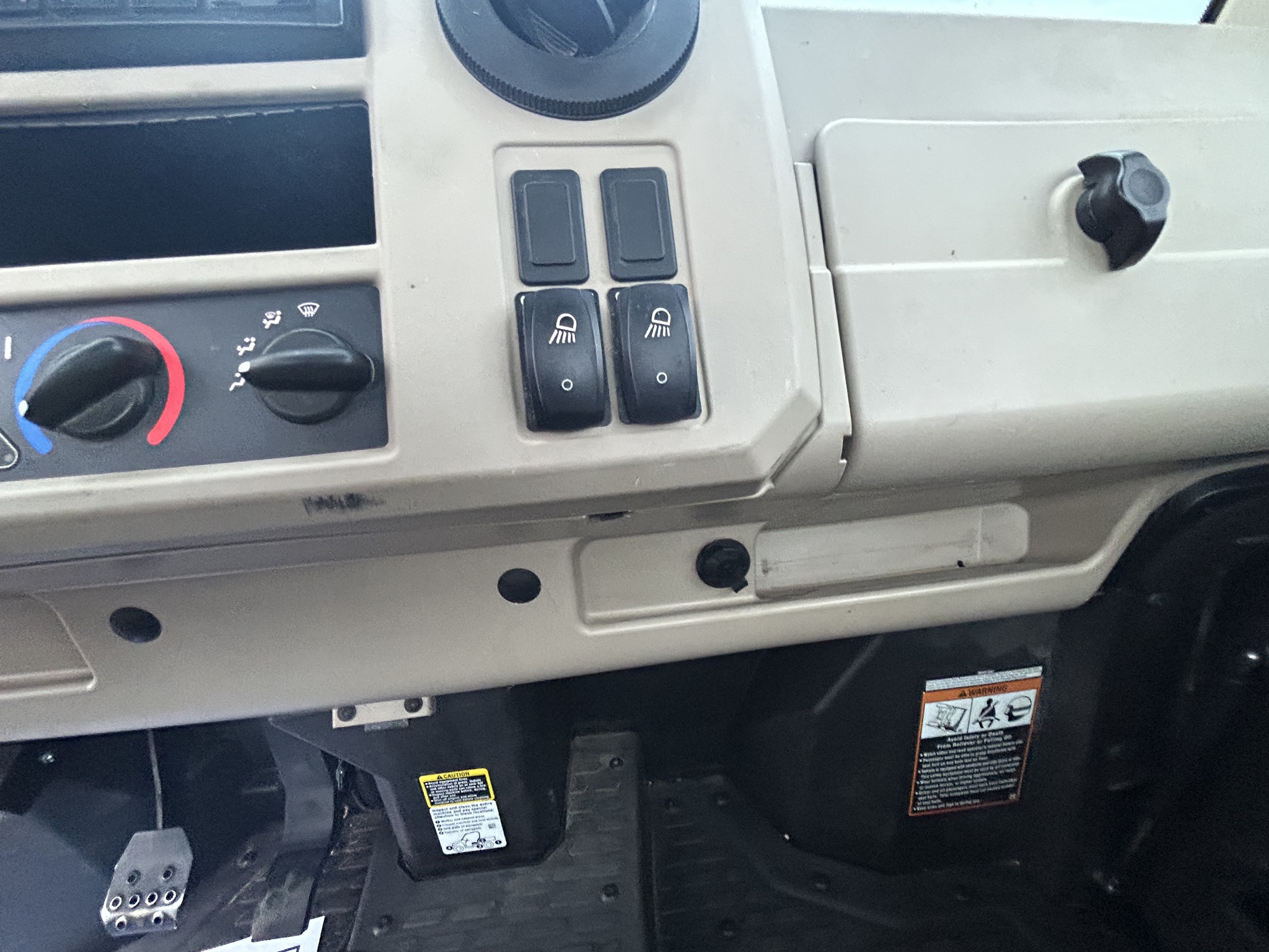  2018 John Deere XUV 865R at Heritage Tractor in Anderson, MO