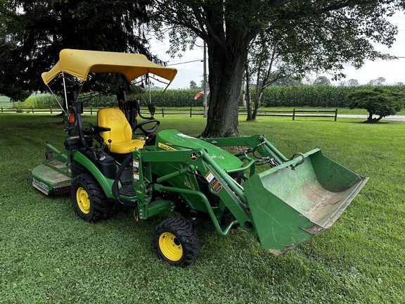 Photo of 2014 John Deere 1025R