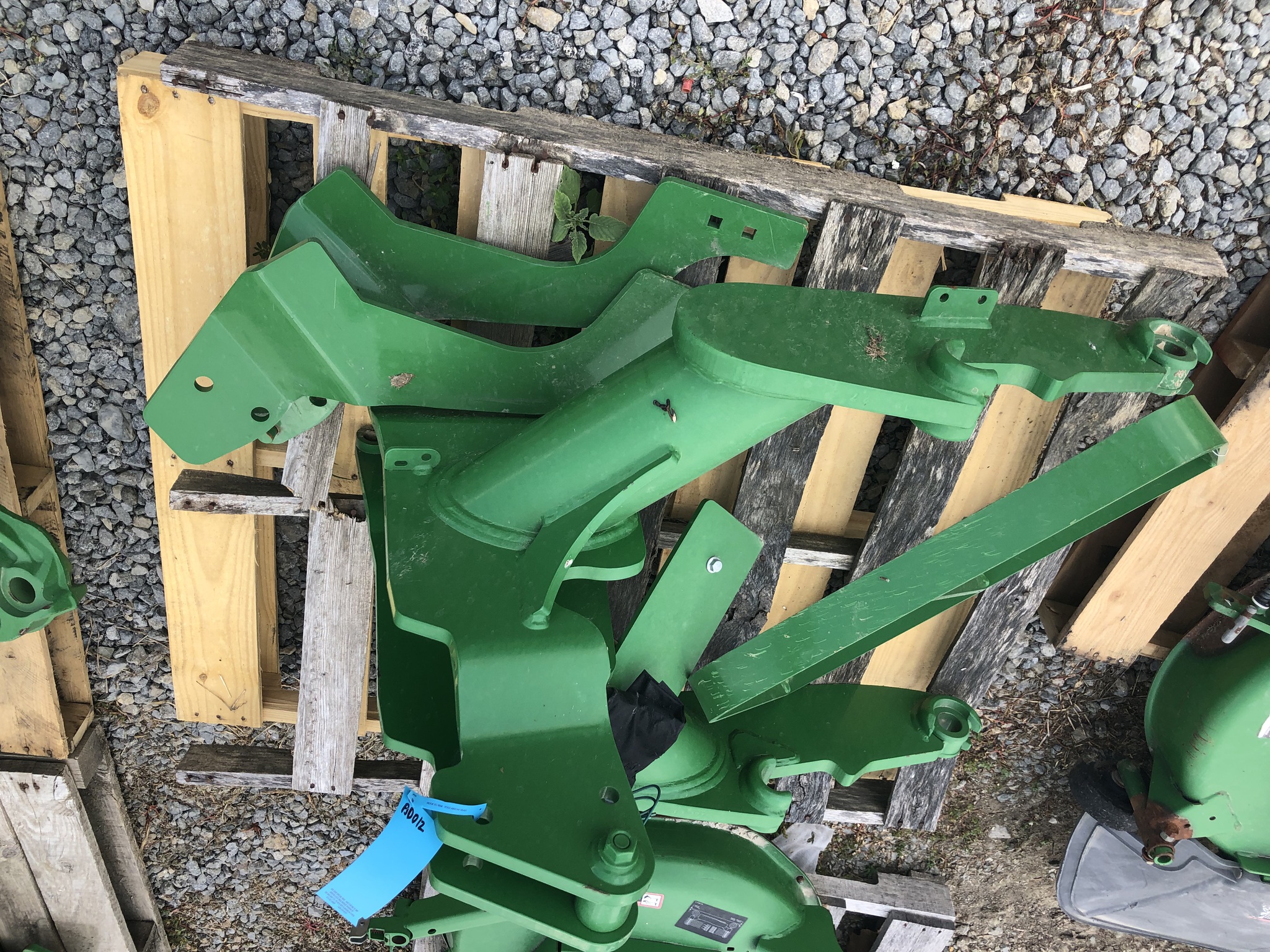 John Deere 520M LOADER FRAMES Image 1