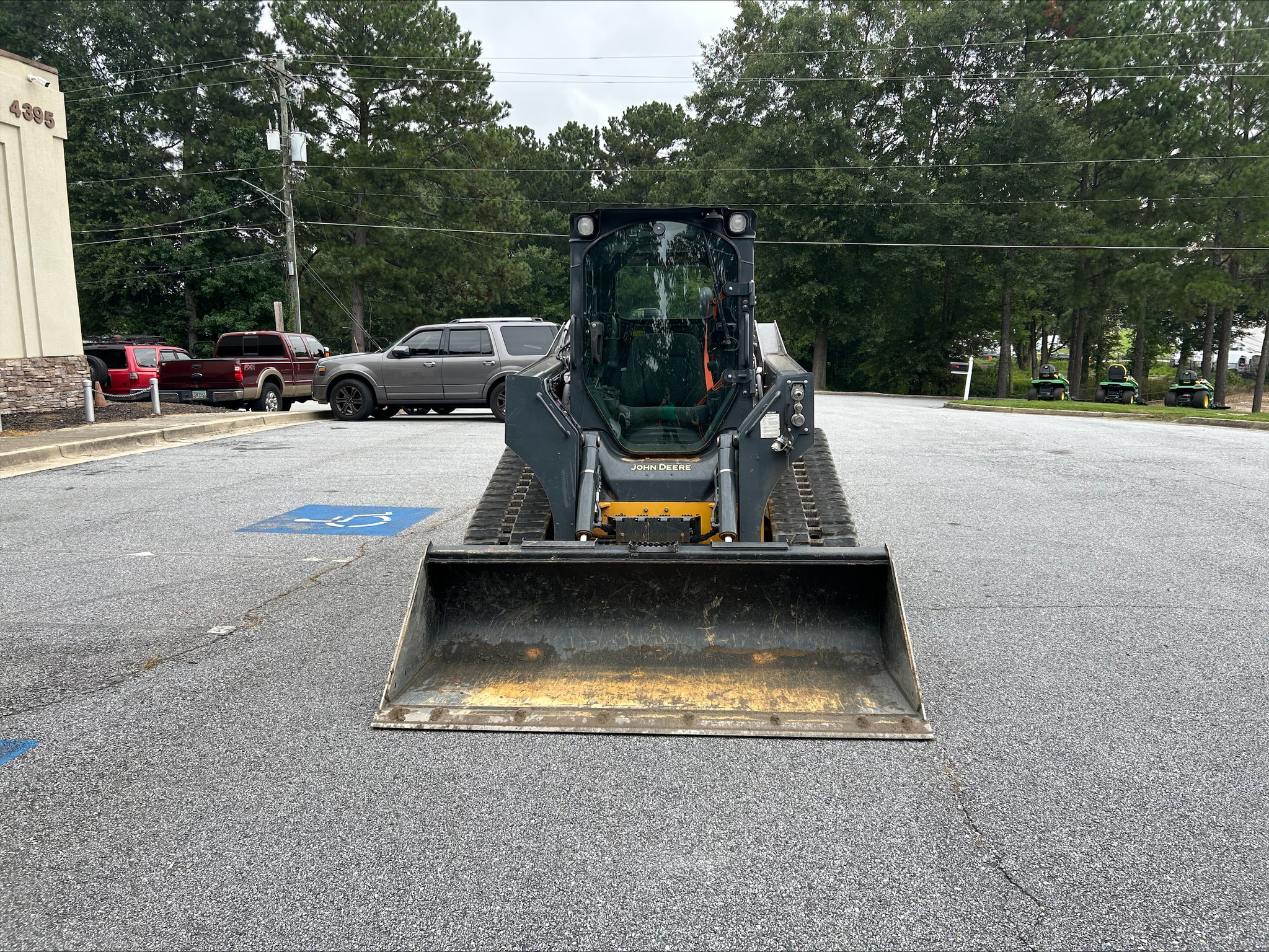 2023 John Deere 325G Image 4