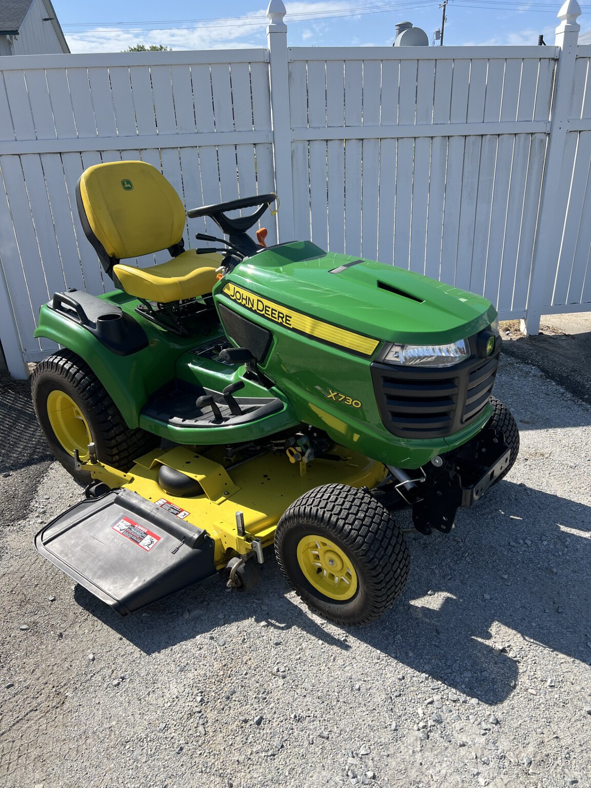 2019 John Deere X730 Image 3