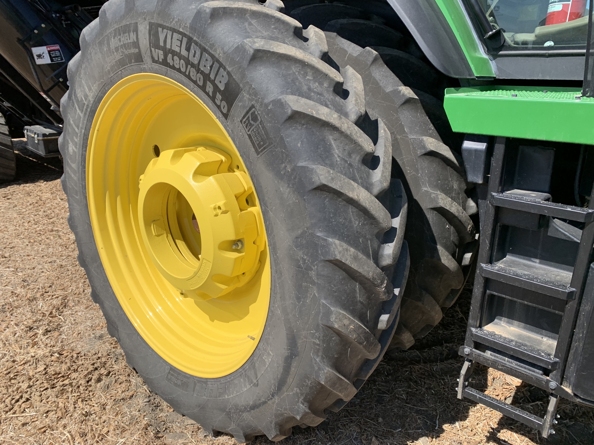 2021 John Deere 8R 370 Image 6