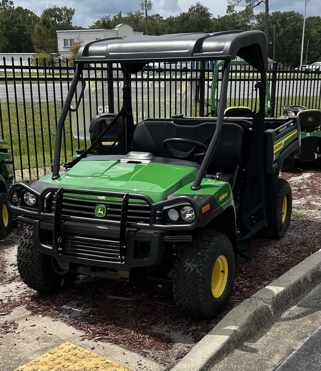 2025 John Deere HPX615E Image 2