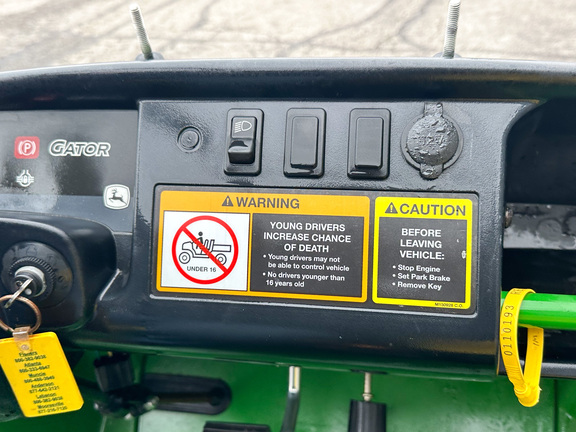 2015 John-Deere TS 4X2