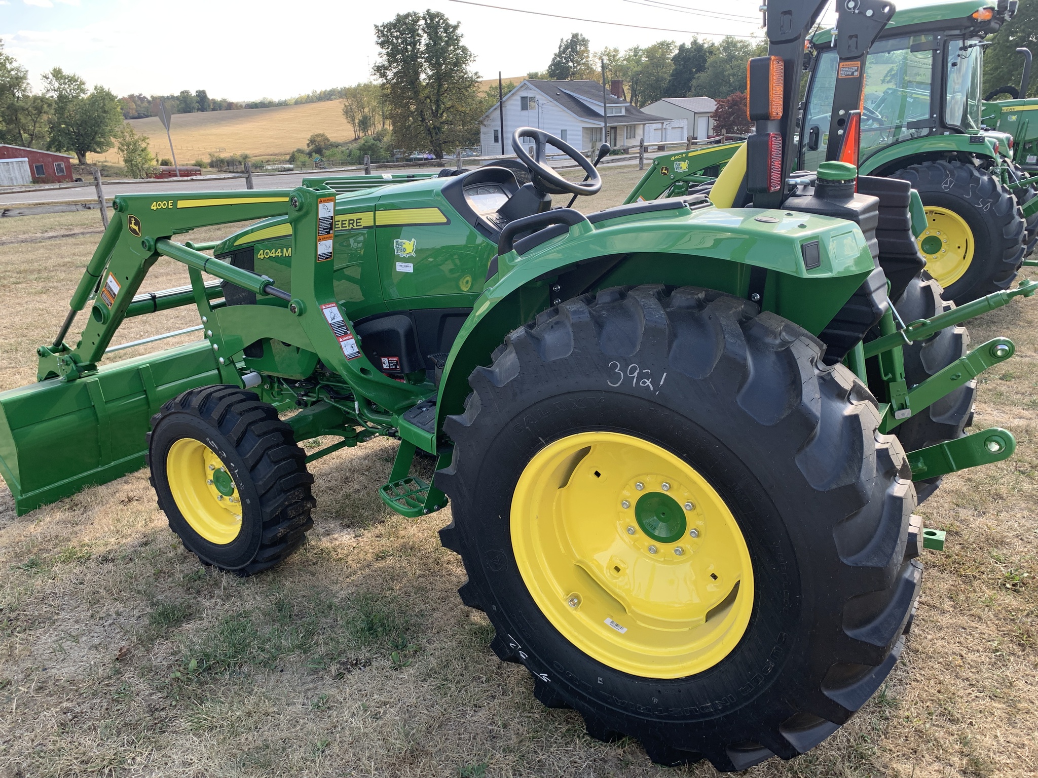 2025 John Deere 4044M Image 3