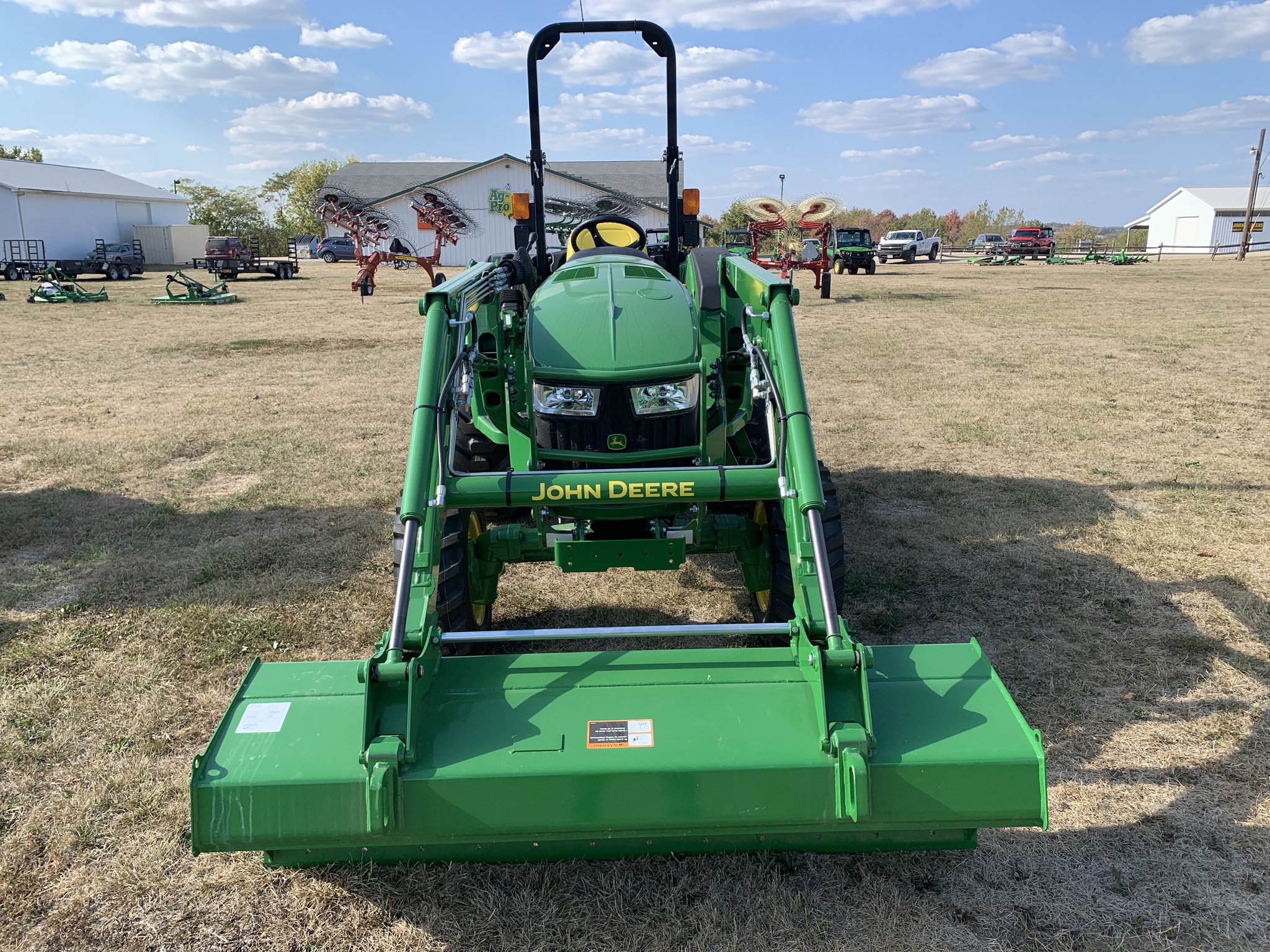2025 John Deere 4044M Image 7