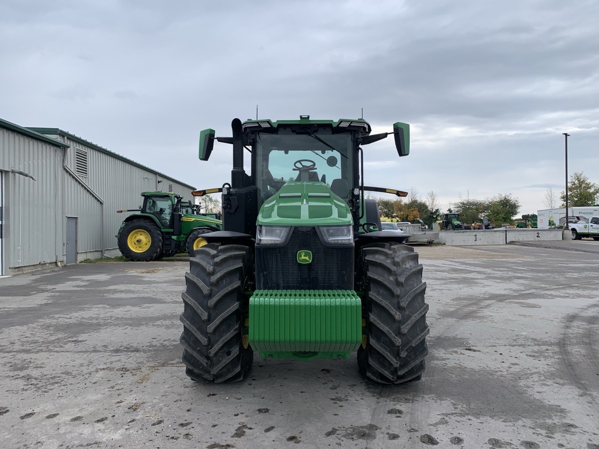 2023 John Deere 8R 310 Image 2