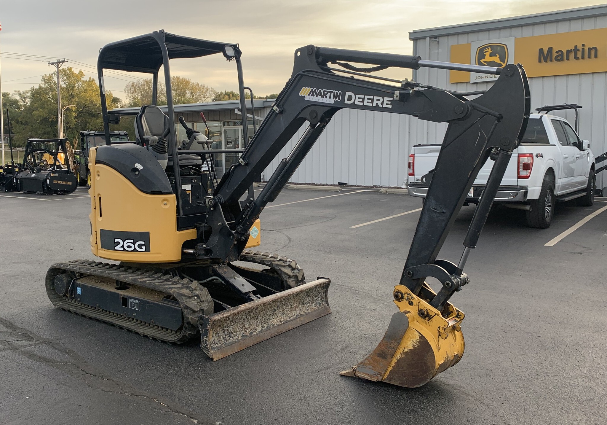 2017 John Deere 26G Image 3