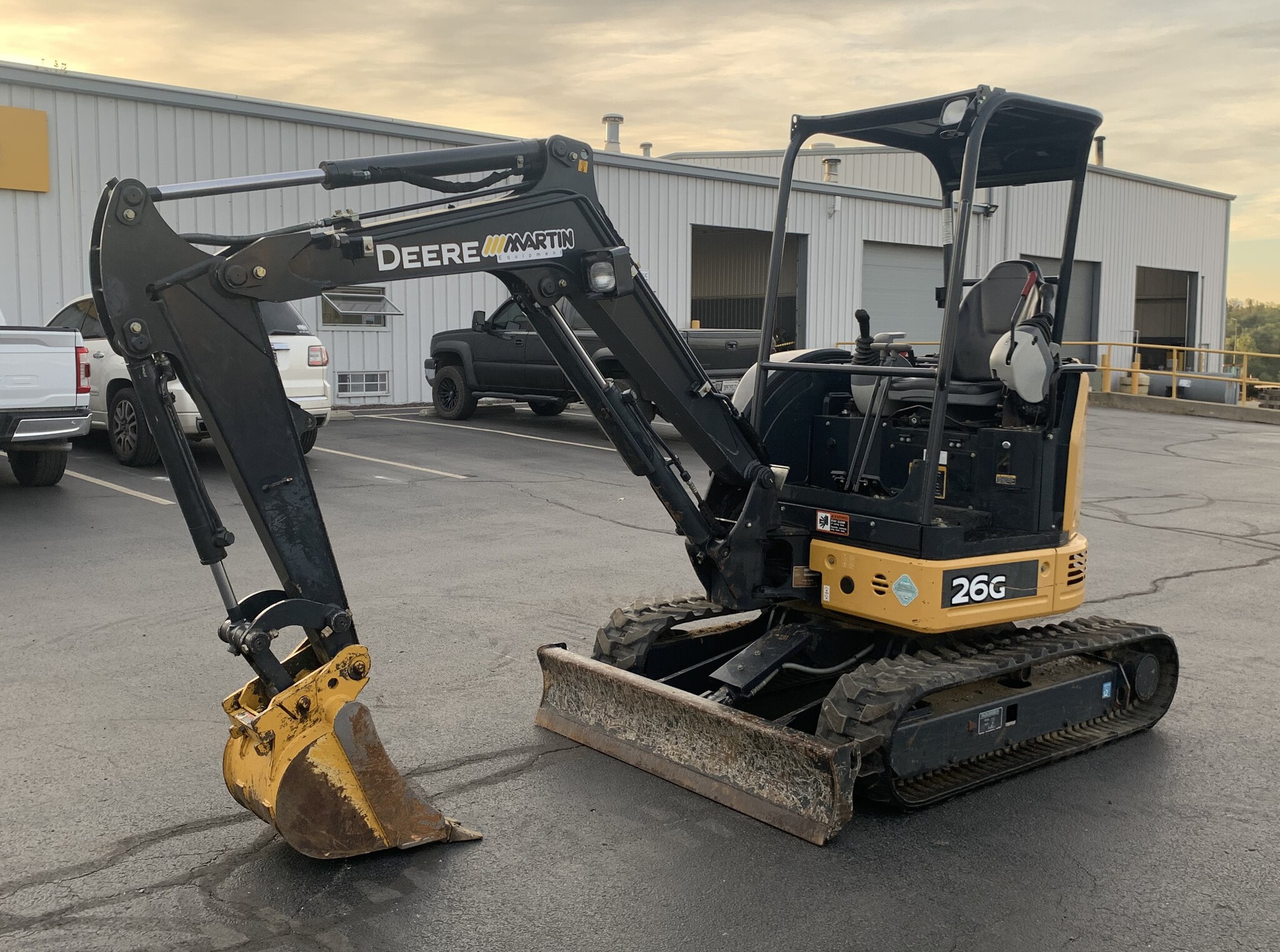 2017 John Deere 26G Image 4