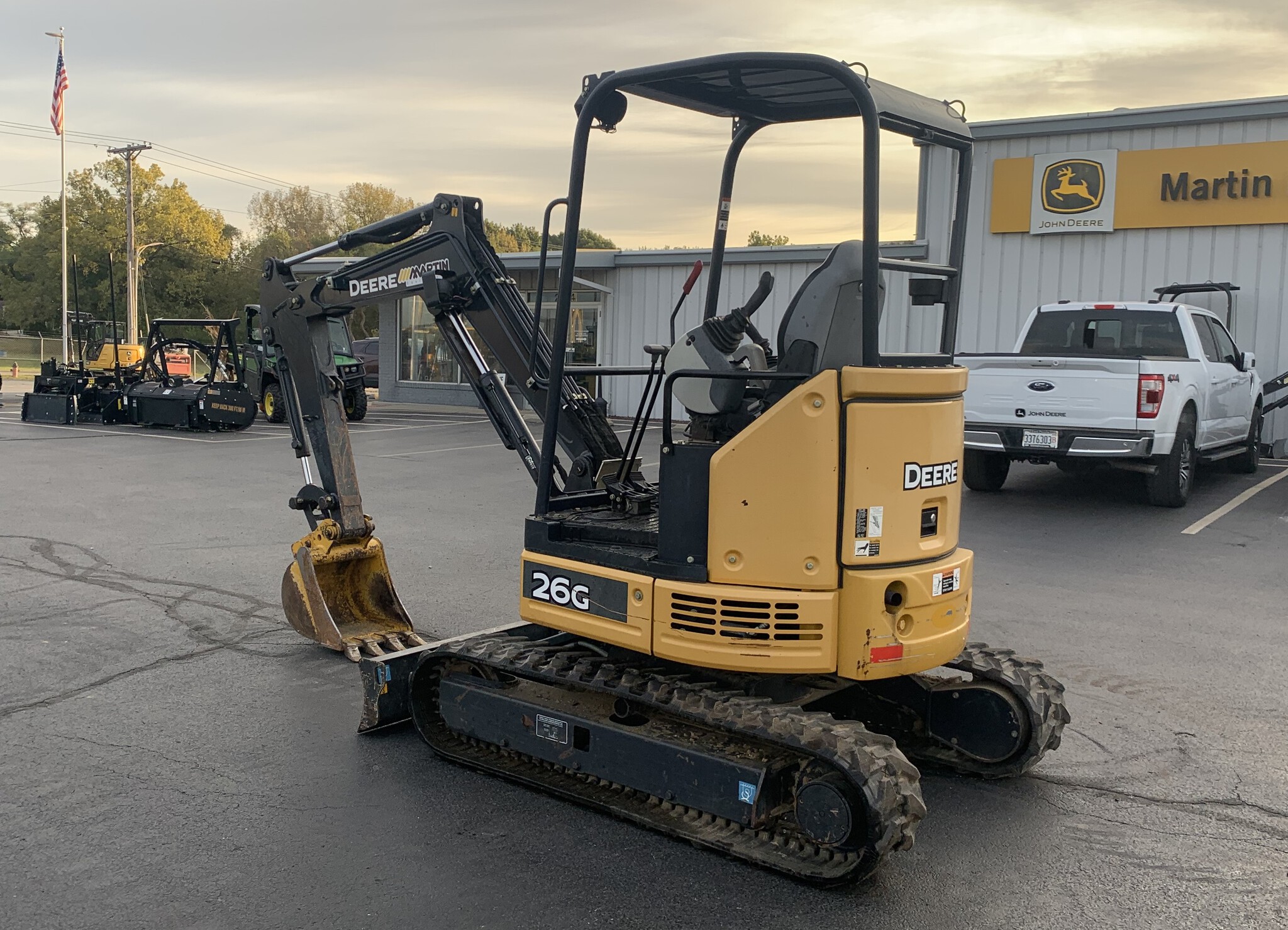 2017 John Deere 26G Image 5