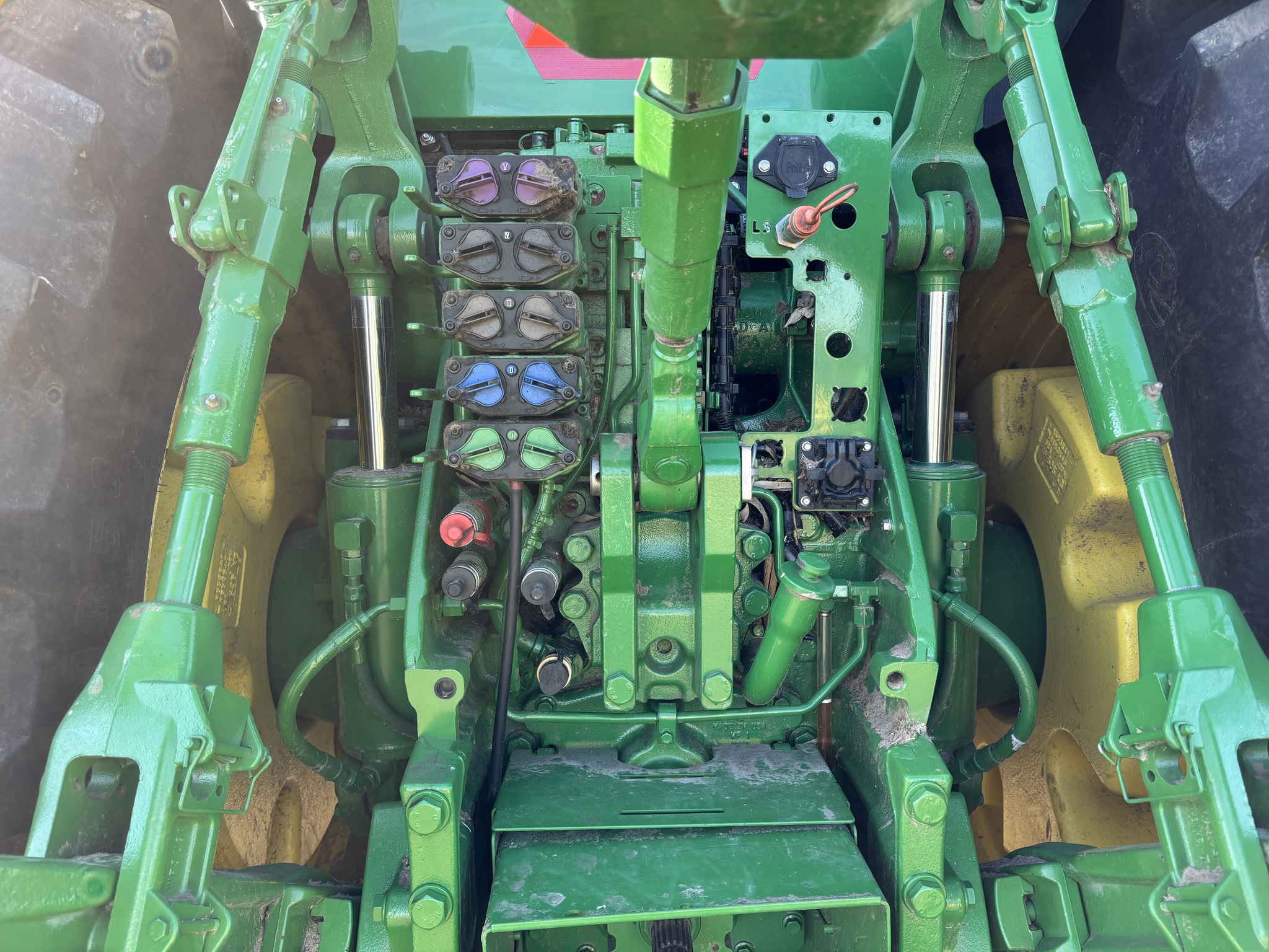  2022 John Deere 8R 370 at Heritage Tractor in Monmouth, IL
