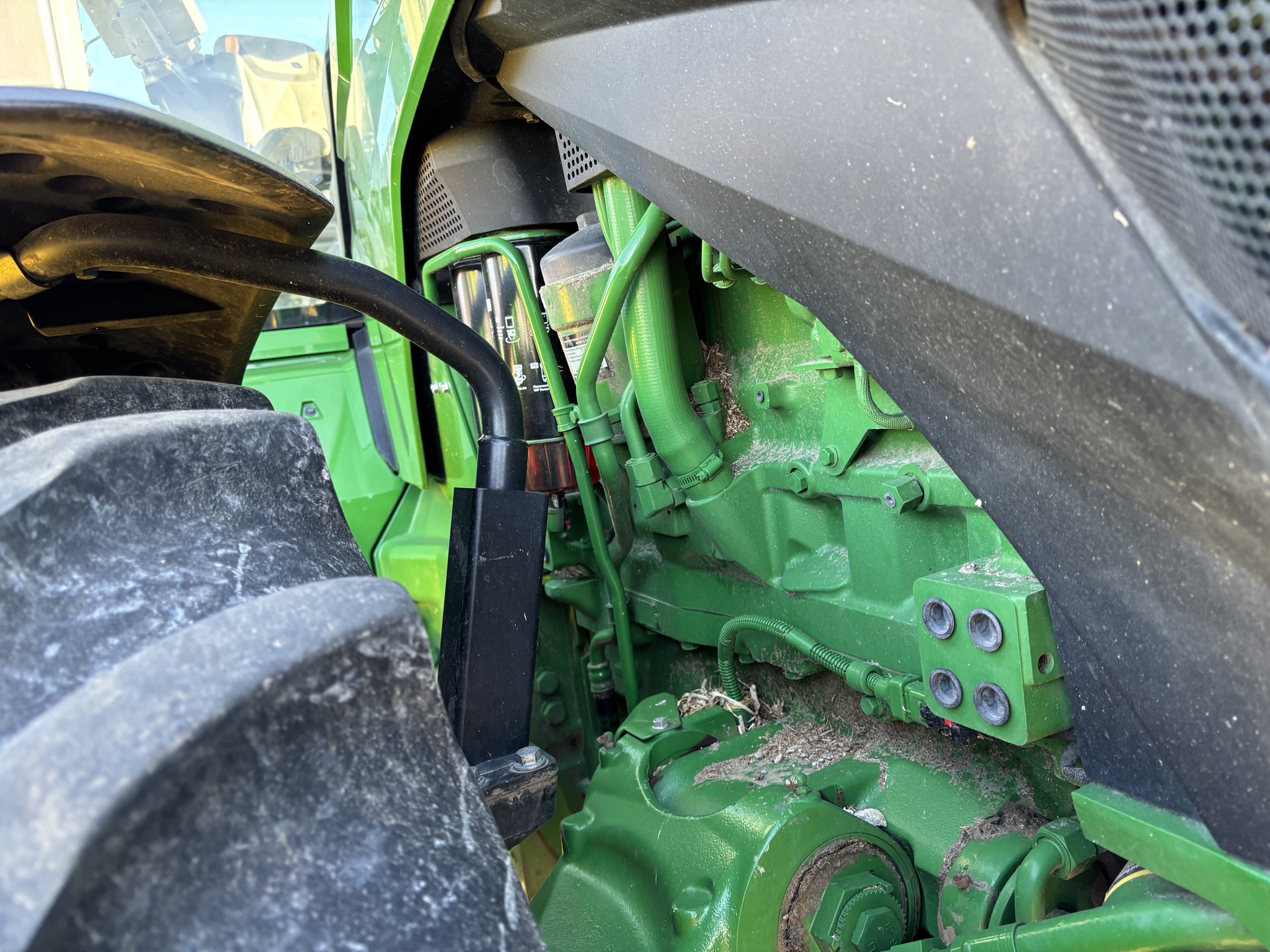  2022 John Deere 8R 370 at Heritage Tractor in Monmouth, IL