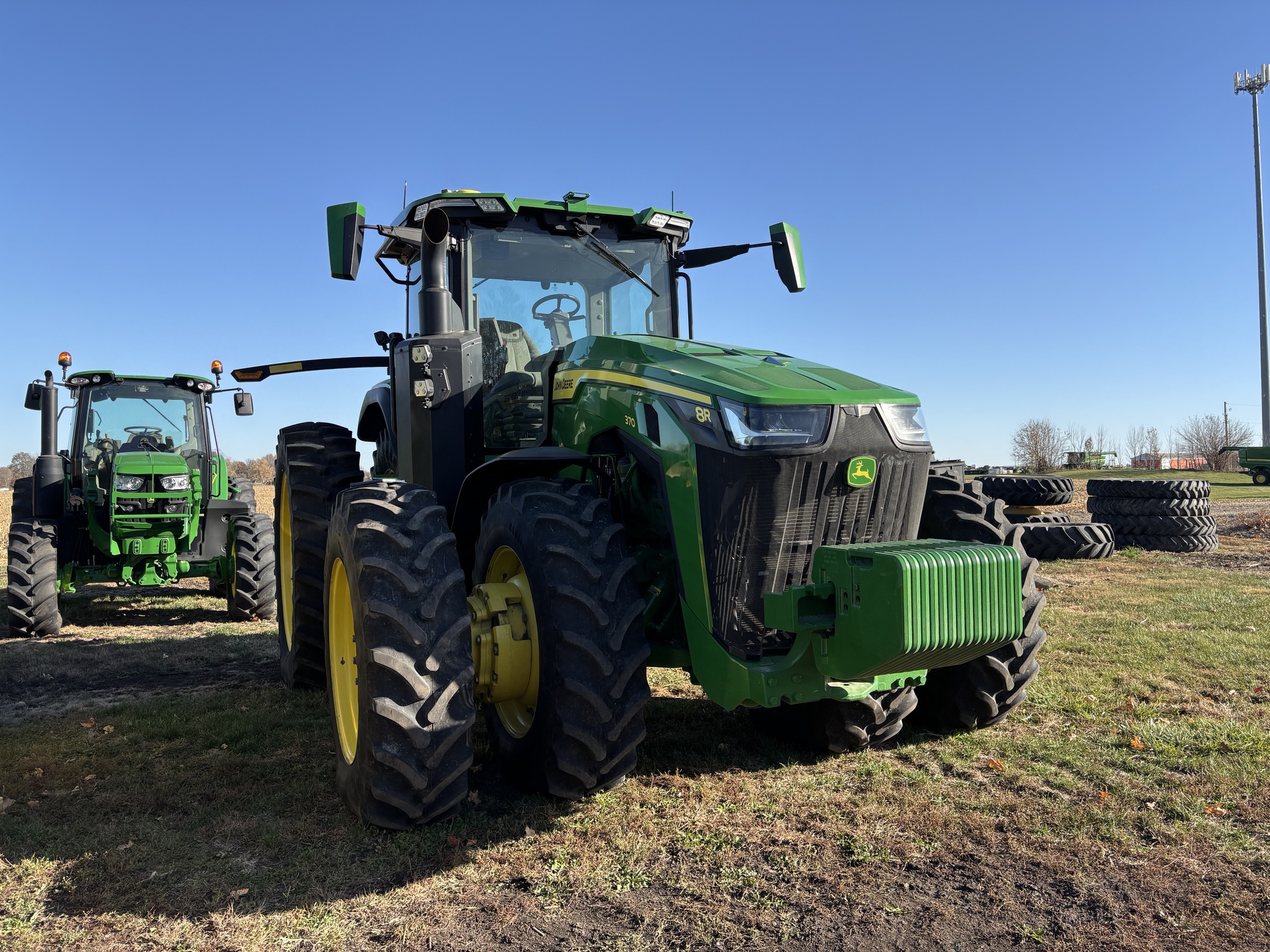  2022 John Deere 8R 370 at Heritage Tractor in Monmouth, IL