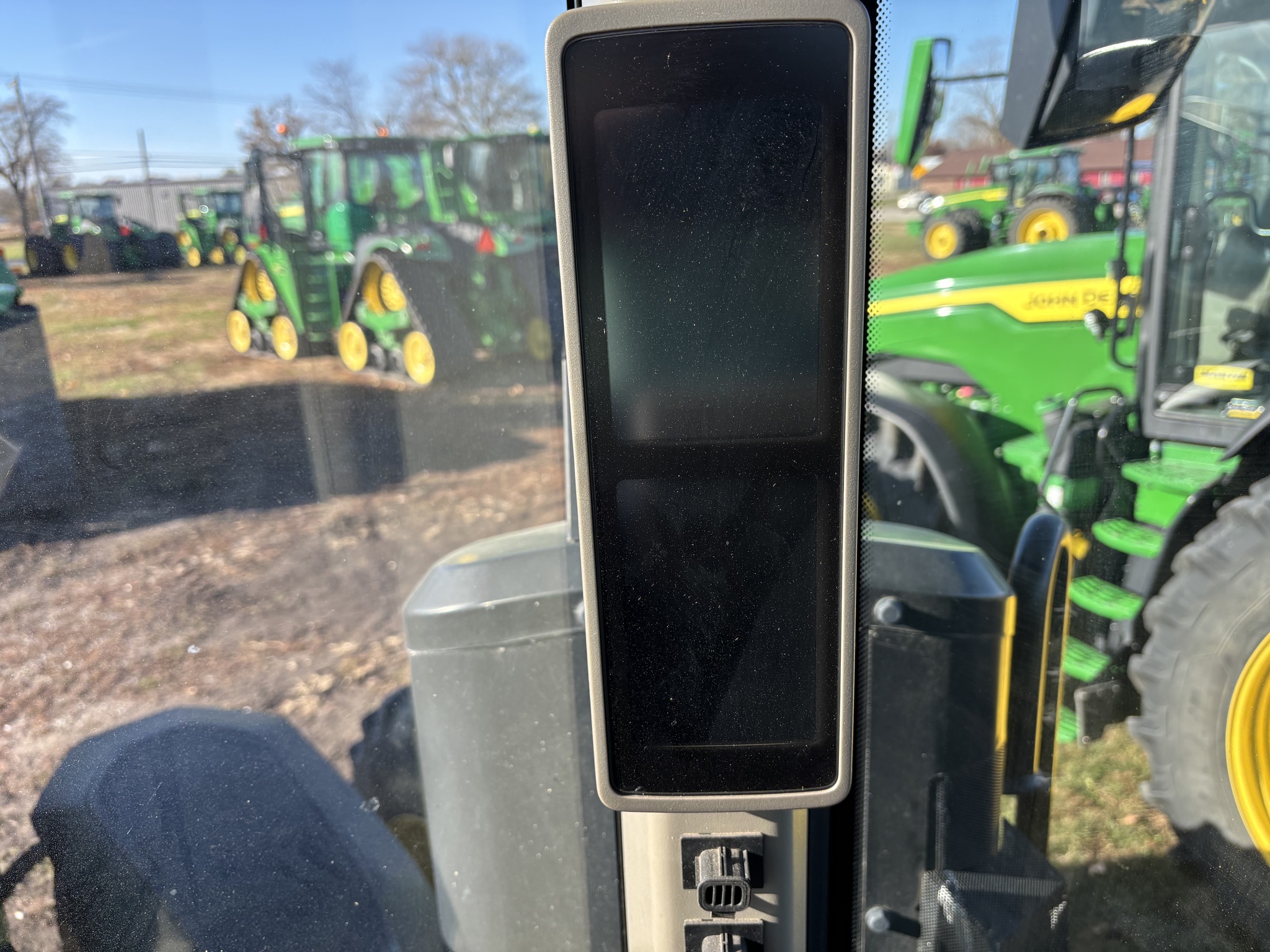  2022 John Deere 8R 370 at Heritage Tractor in Monmouth, IL