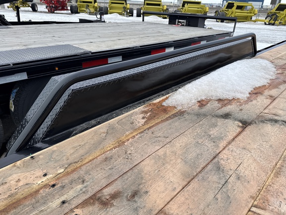 New In-Stock 2026 Double A EQ217-24 Trailers at Horizon Ag & Turf in Lloydminster, AB - Photo4
