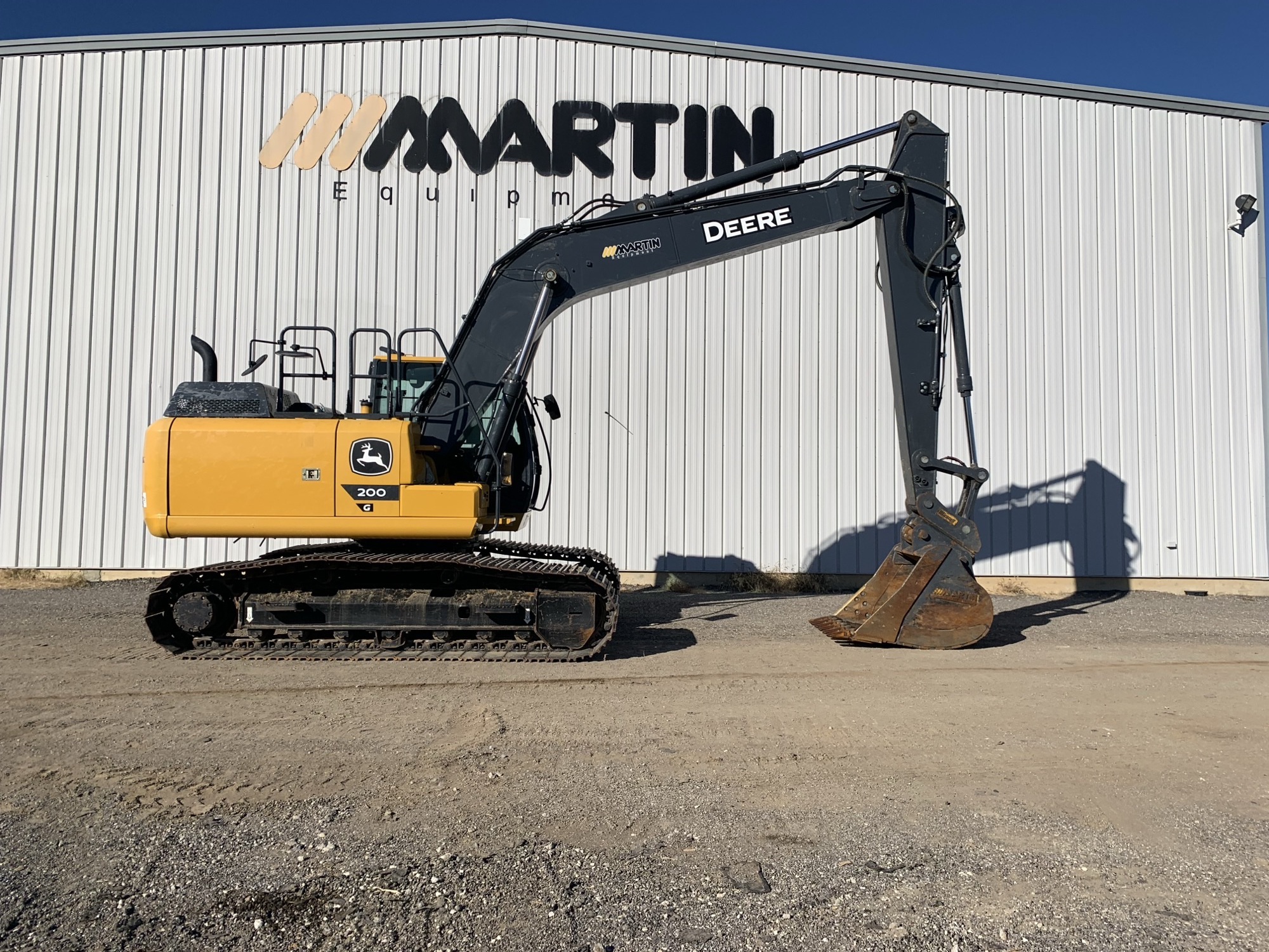 2023 John Deere 200 G Image 2