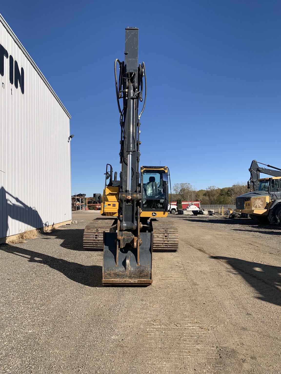 2023 John Deere 200 G Image 8