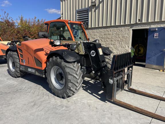 Photo of a 2023 JLG 823