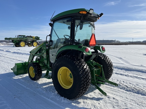 2024 John Deere 4066R - Photo8