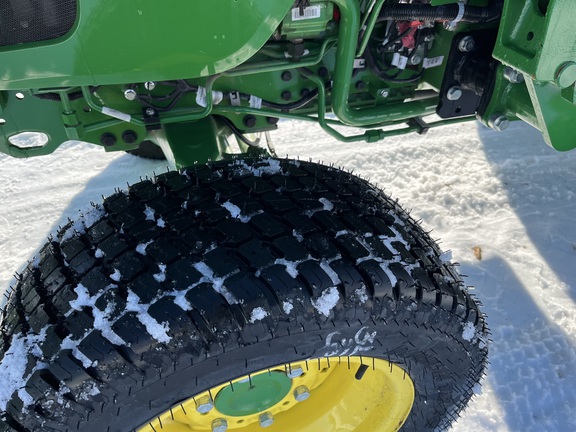 2024 John Deere 4066R - Photo11