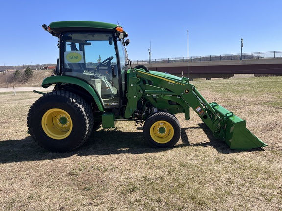 2024 John Deere 4066R - Photo5