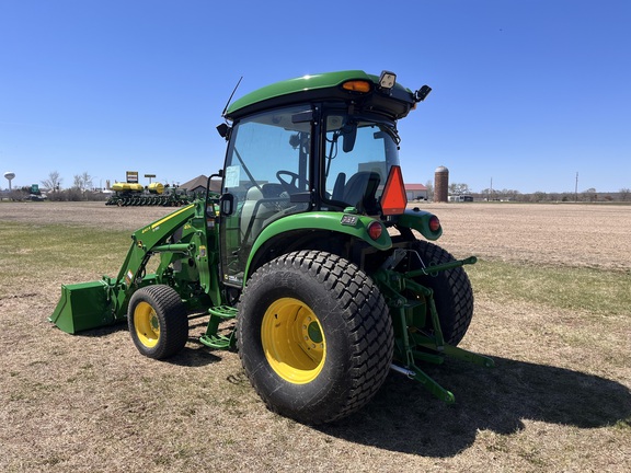 2024 John Deere 4066R - Photo8