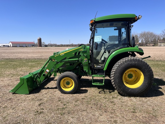 2024 John Deere 4066R - Photo9