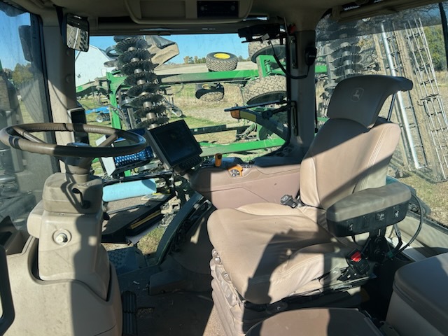  2020 John Deere 8370R at Heritage Tractor in Brimfield, IL
