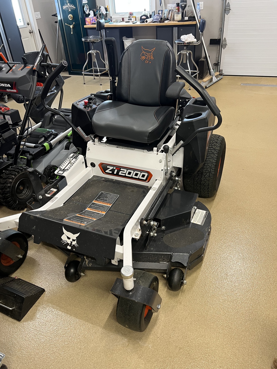 2023 Bobcat ZT2000 Image 1