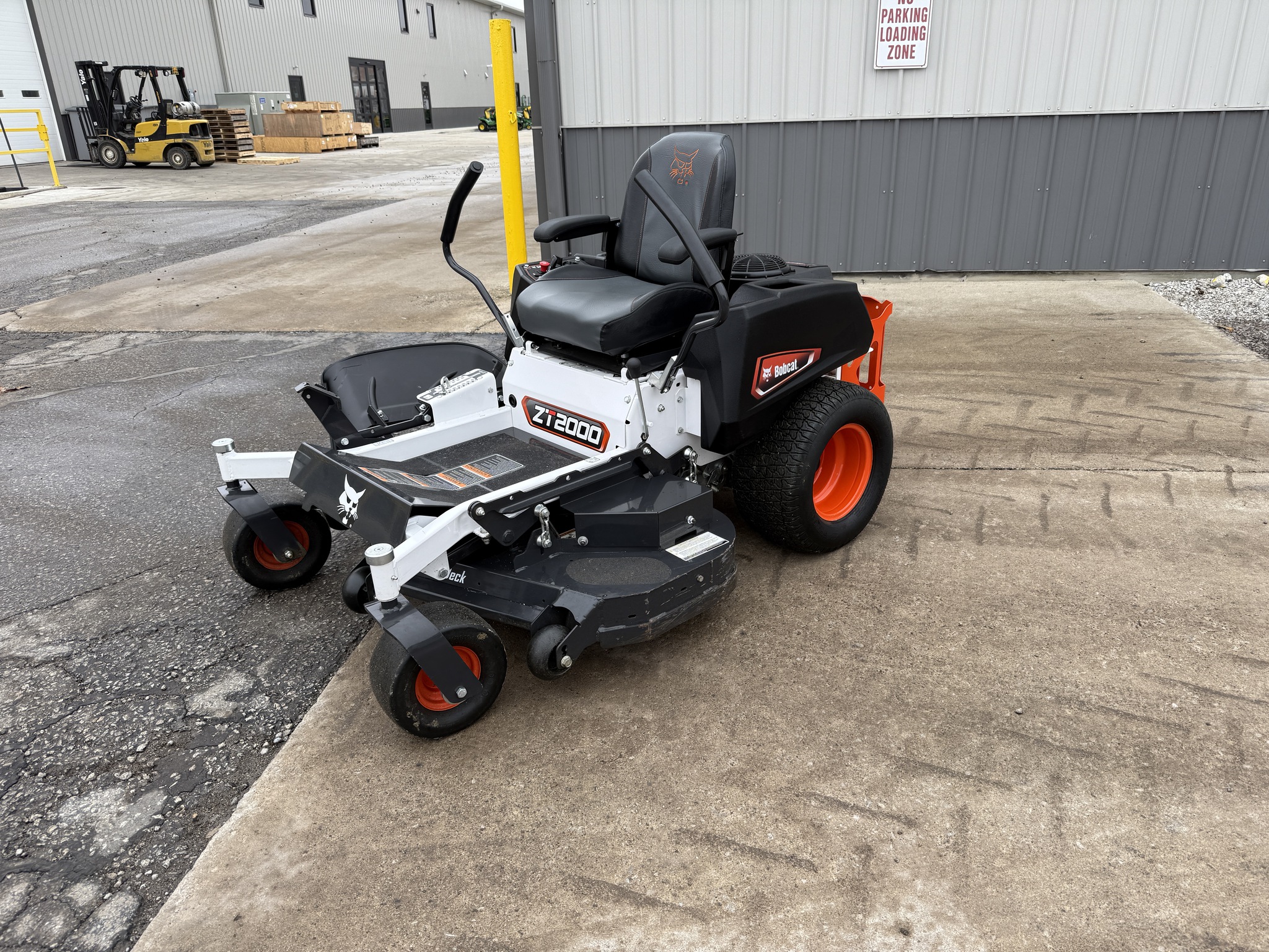 2023 Bobcat ZT2000 Image 1