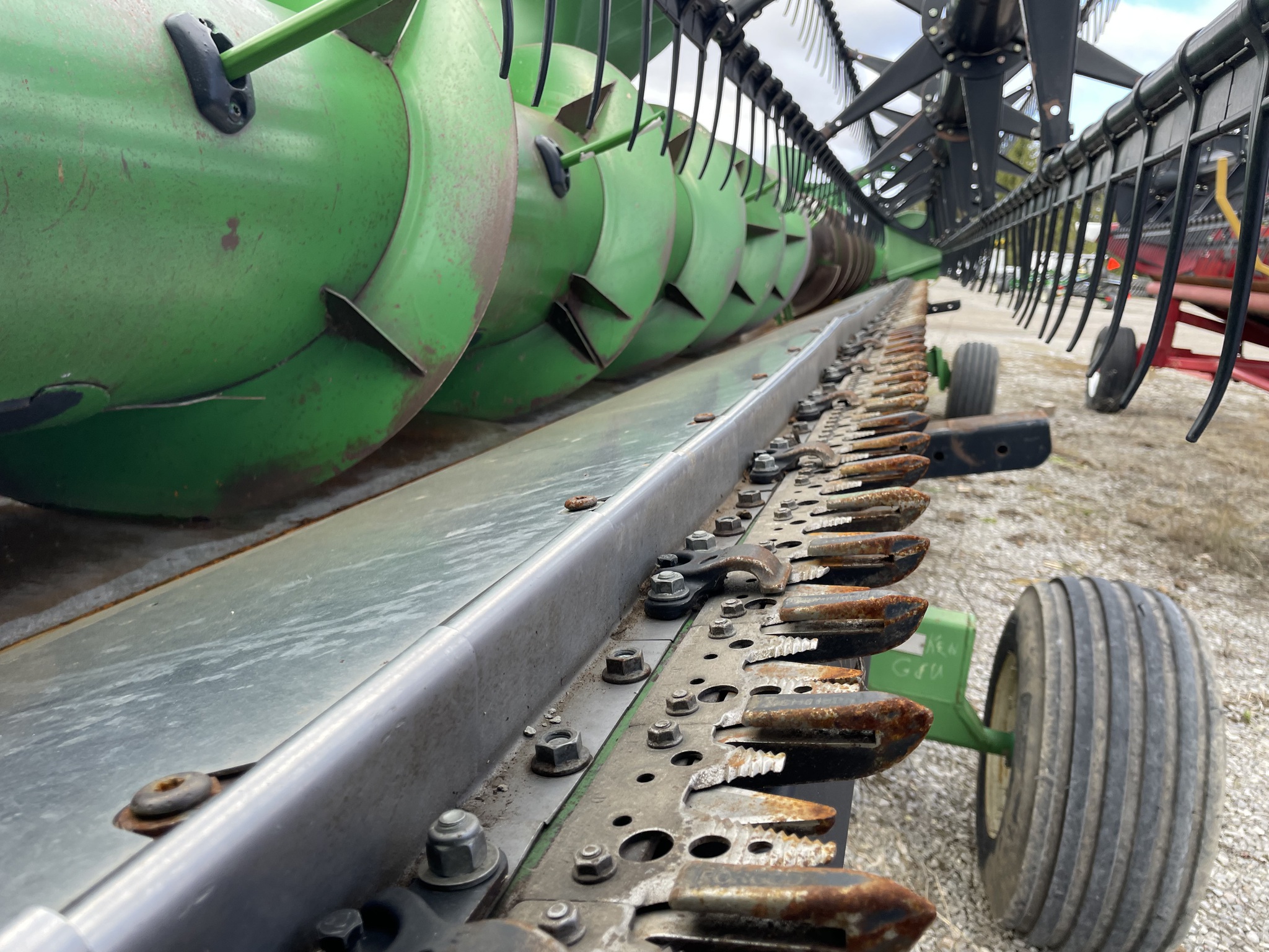 2004 John Deere 630F Image 8