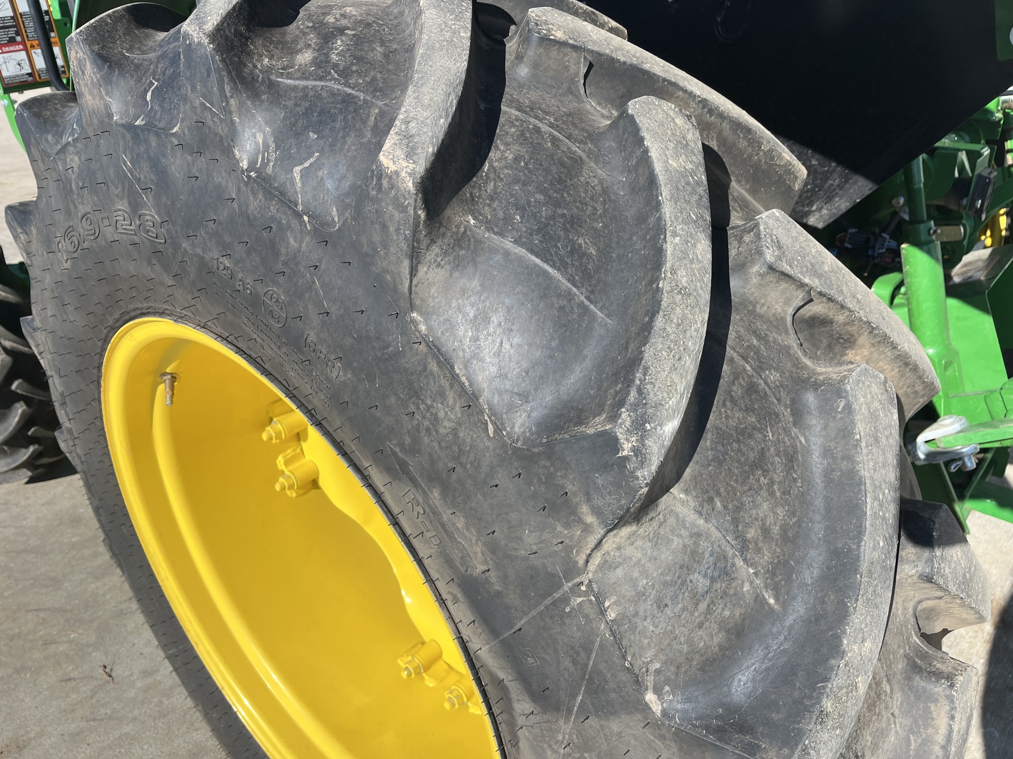  2023 John Deere 5075E at Heritage Tractor in Rogersville, MO