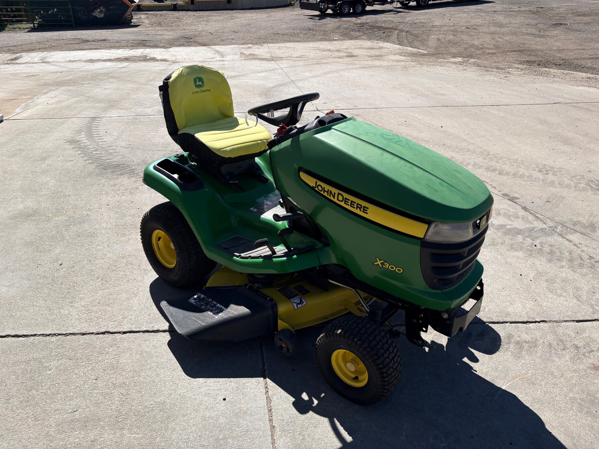 2022 John Deere X300 Image 4