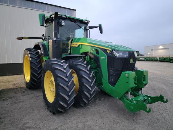 2025 John Deere 8R 310 - Photo1