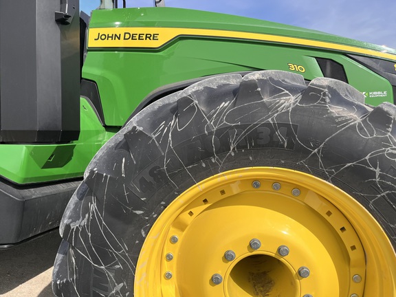 2025 John Deere 8R 310 - Photo13