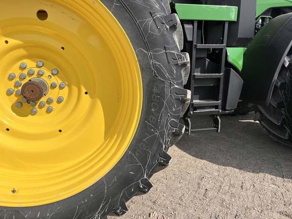 2025 John Deere 8R 310 - Photo16