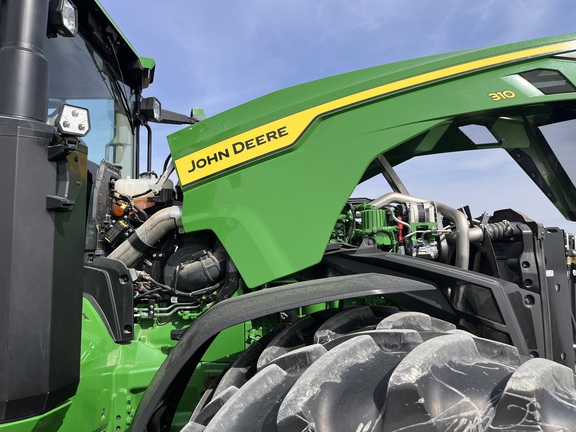 2025 John Deere 8R 310 - Photo30