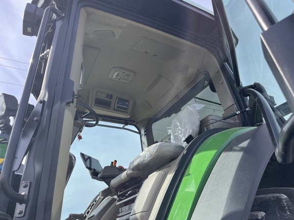 2025 John Deere 8R 310 - Photo36