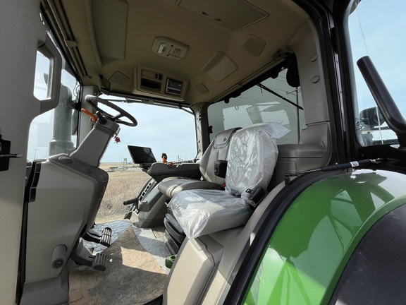 2025 John Deere 8R 310 - Photo37