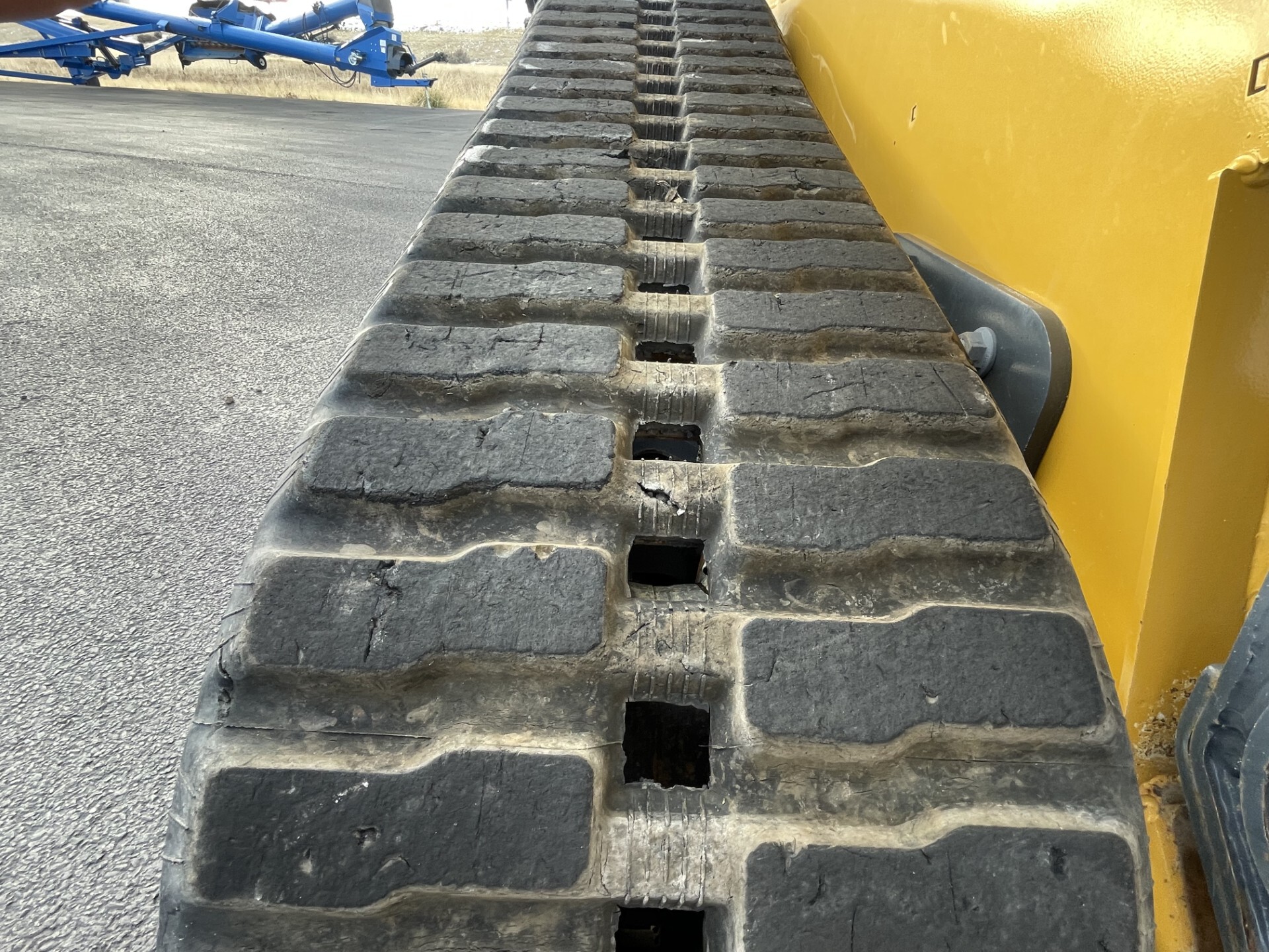 2023 John Deere 333G Image 8