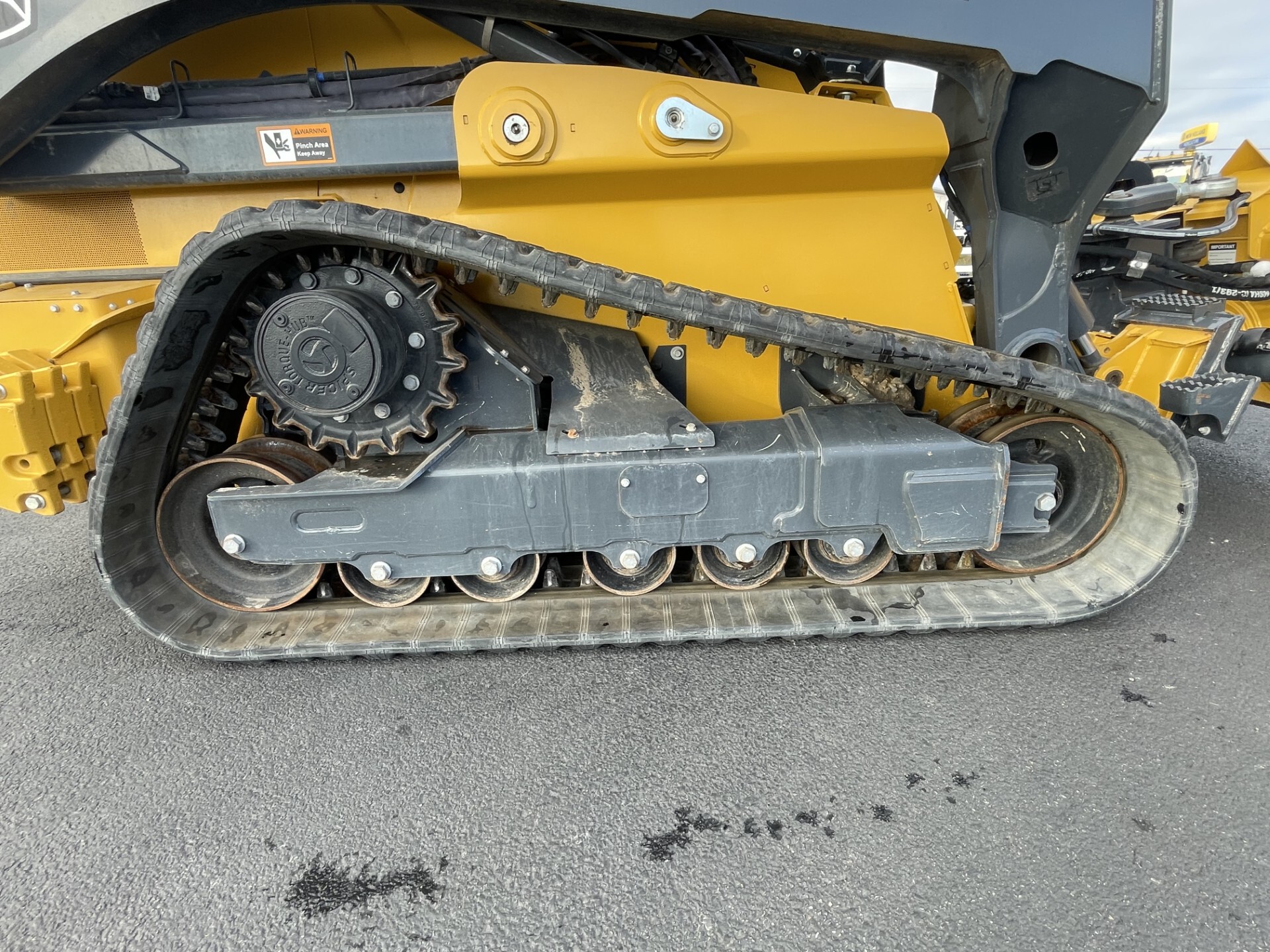 2023 John Deere 333G Image 12