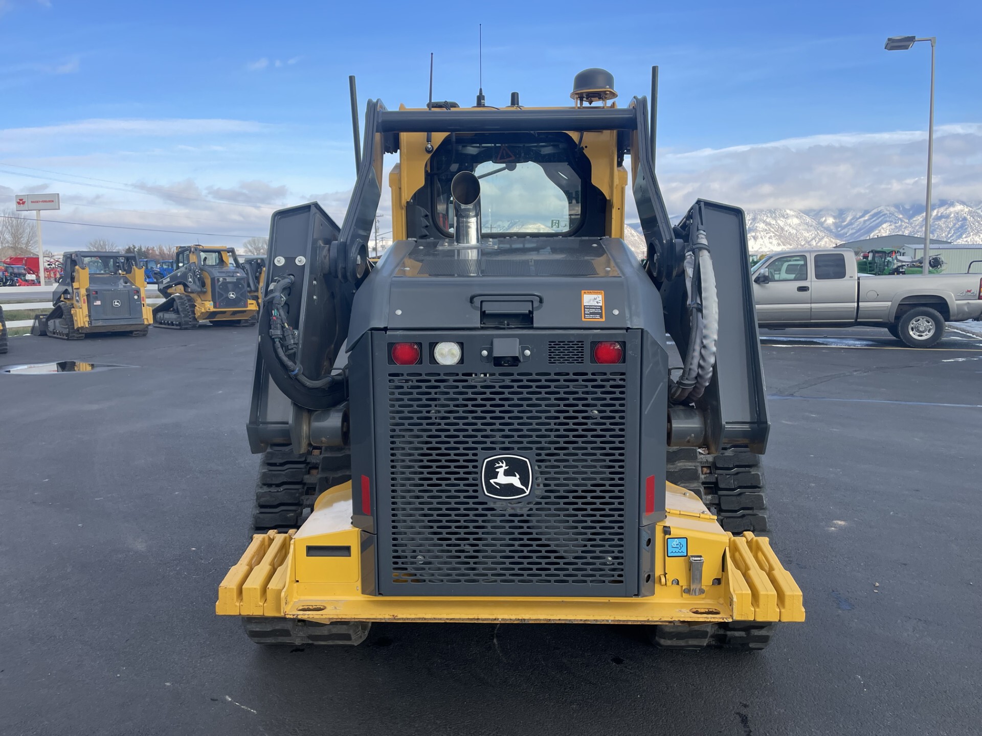 2023 John Deere 333G Image 5