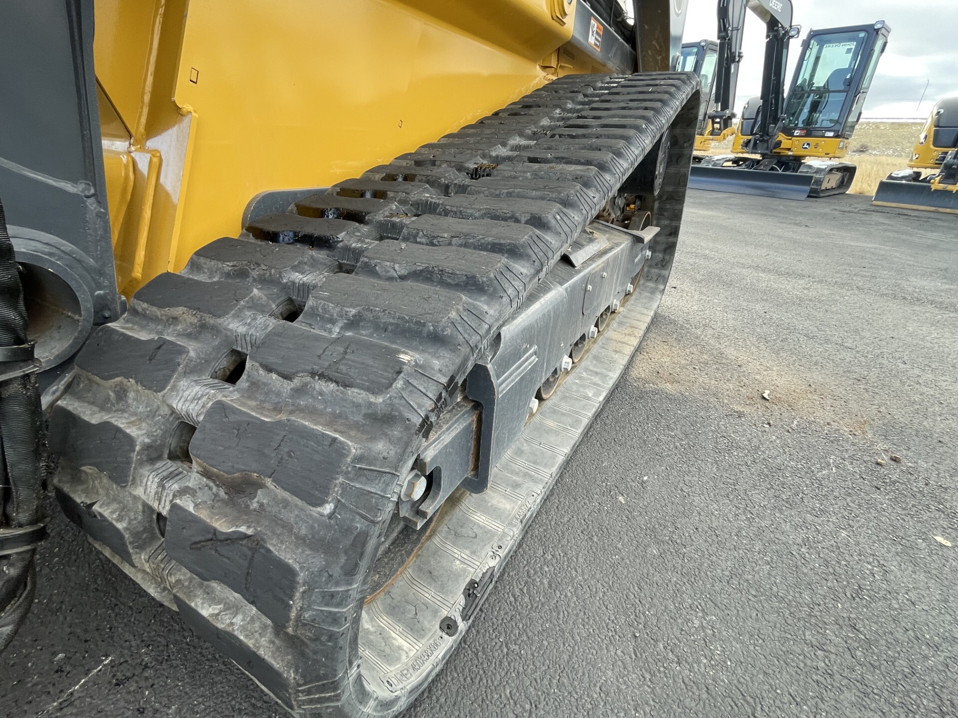 2023 John Deere 333G Image 11