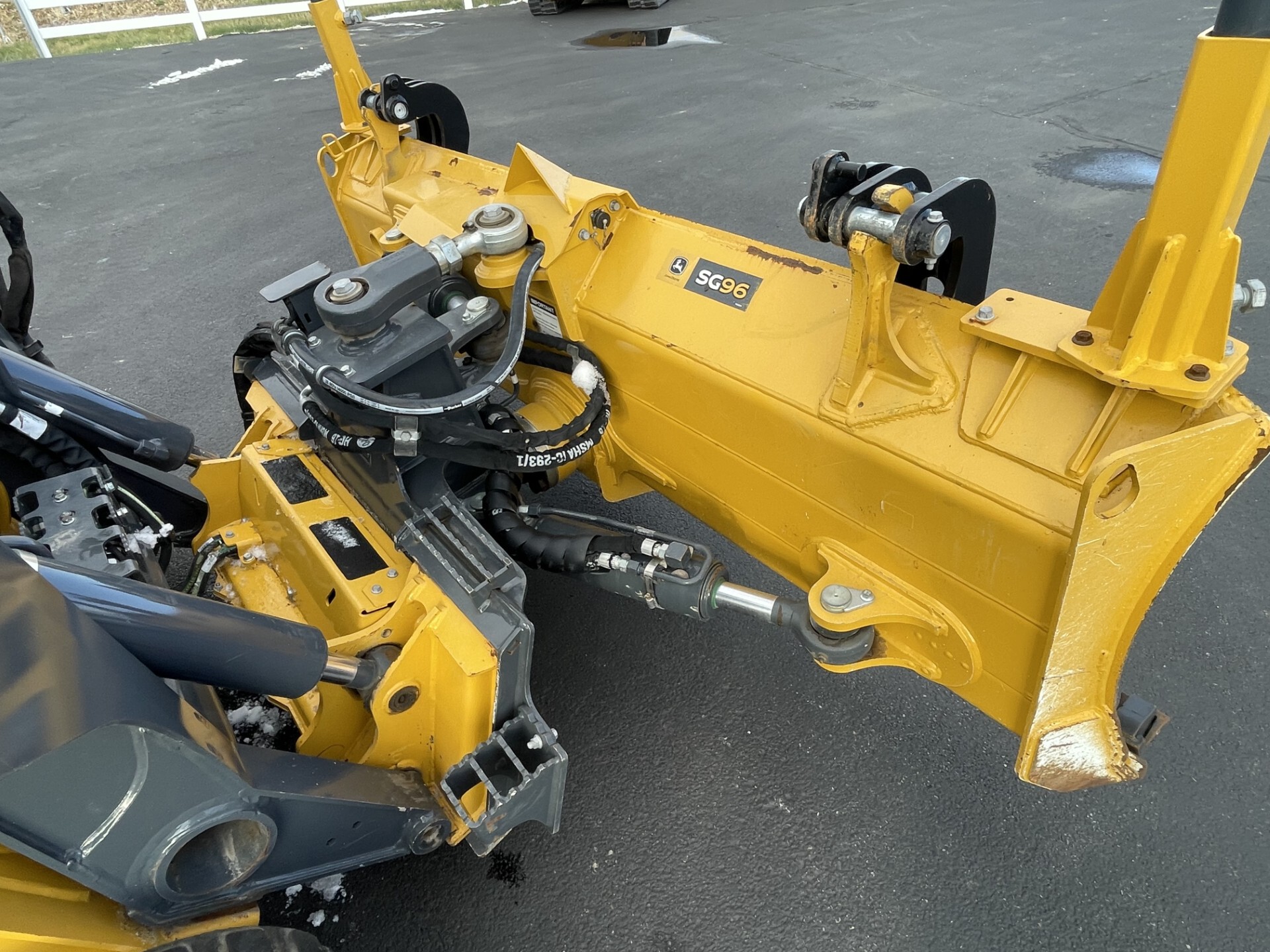 2023 John Deere 333G Image 15