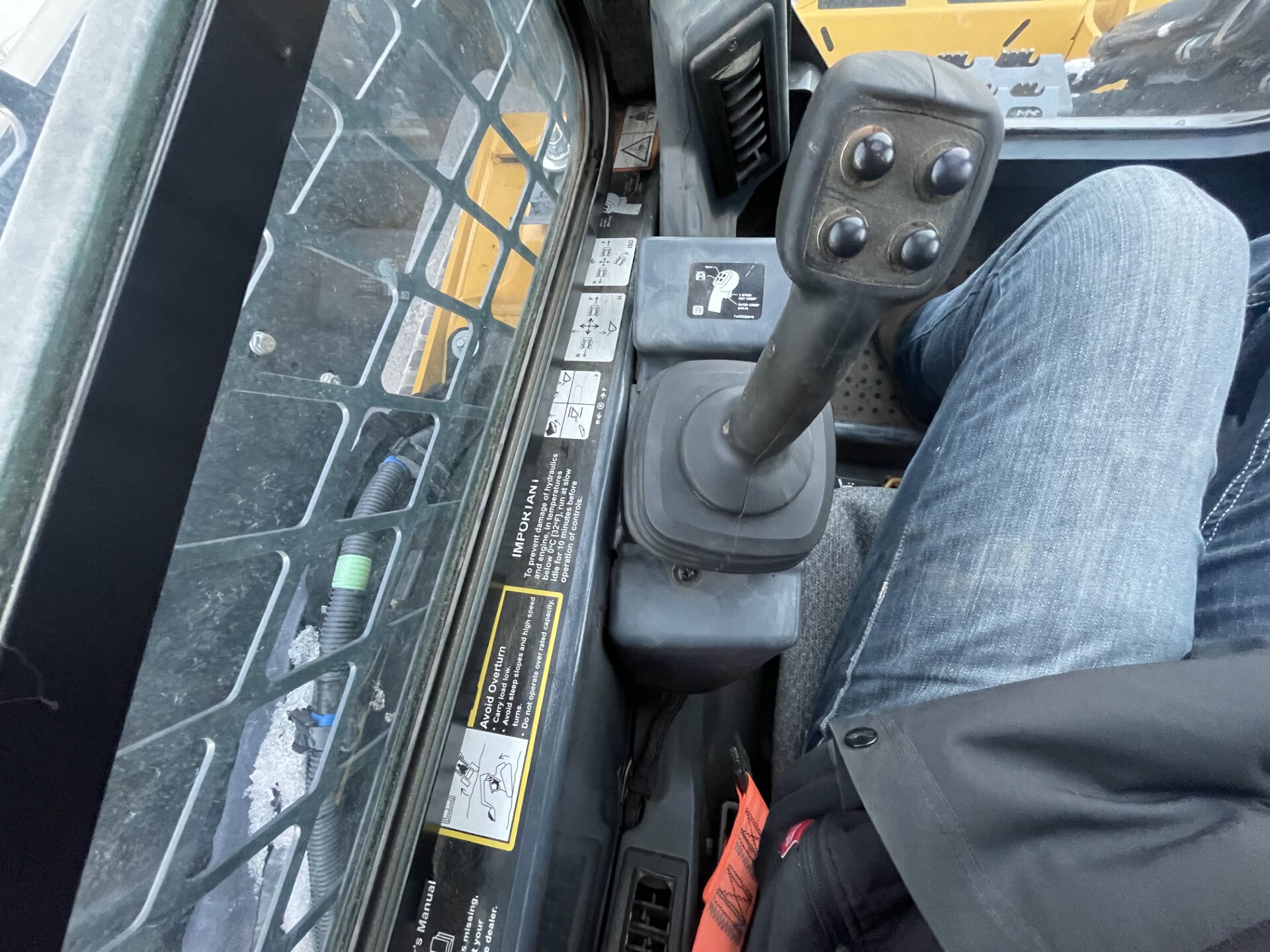 2023 John Deere 333G Image 21