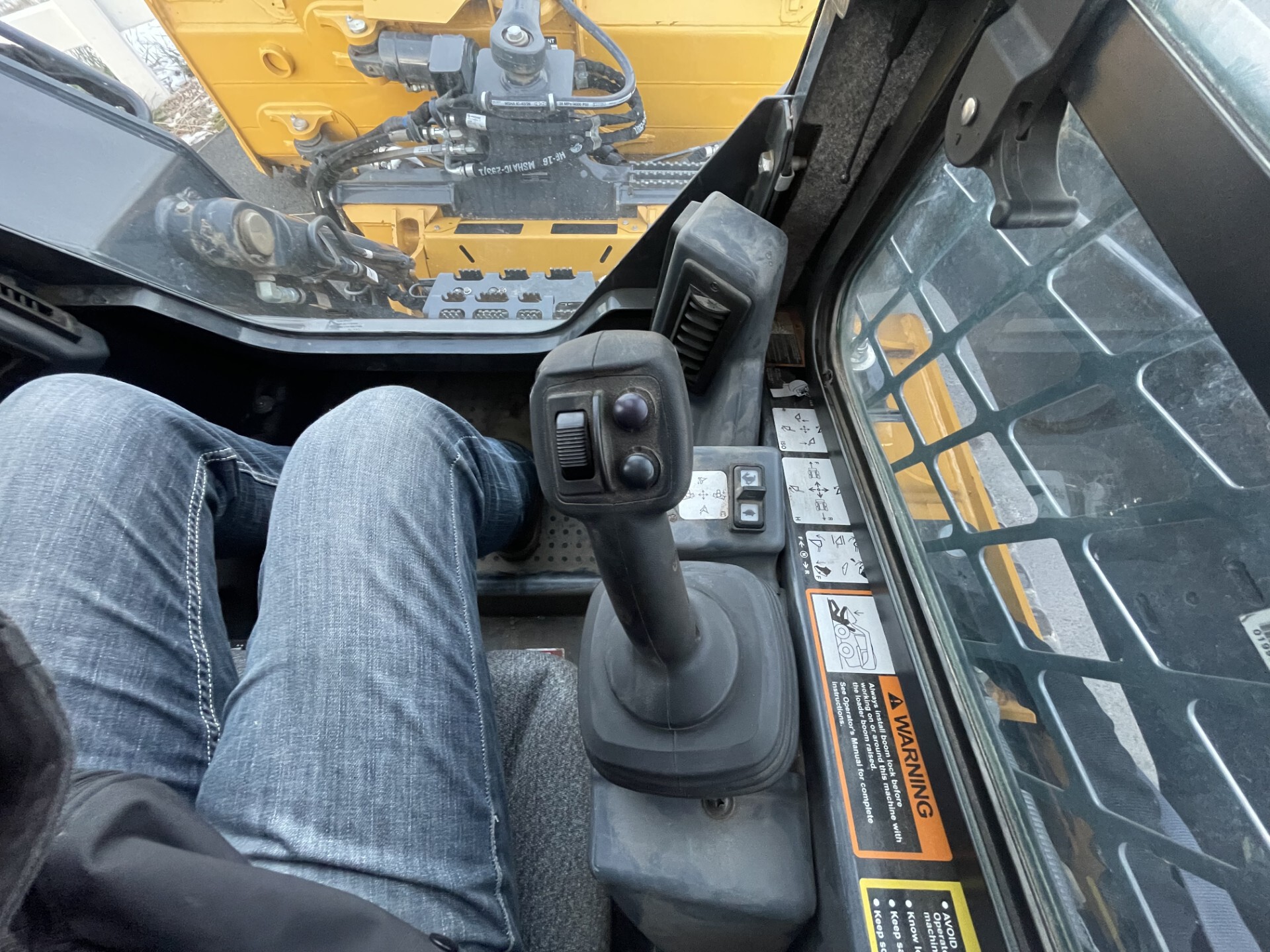 2023 John Deere 333G Image 22